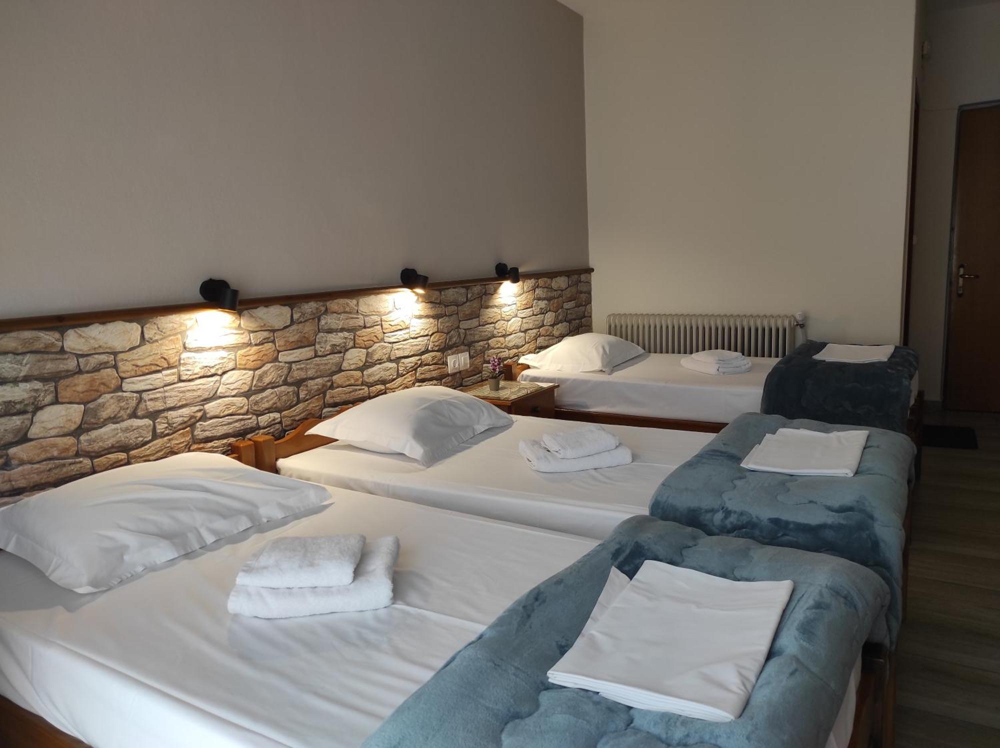 Ενοικιαζόμενα Δωμάτια Ενιπεύς- Rooms Enipeas 里托楚伦 外观 照片
